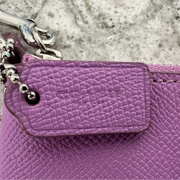 COACH Wristlet Crossgrain Leather Limited Edition w hangtag Violet Orchid - Picture 7 of 8